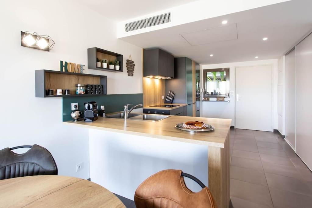 A7- 2 Bdr Sea & Mountain View - Ac, Parking, Pool & Terrace Apartment Antibes Exterior photo