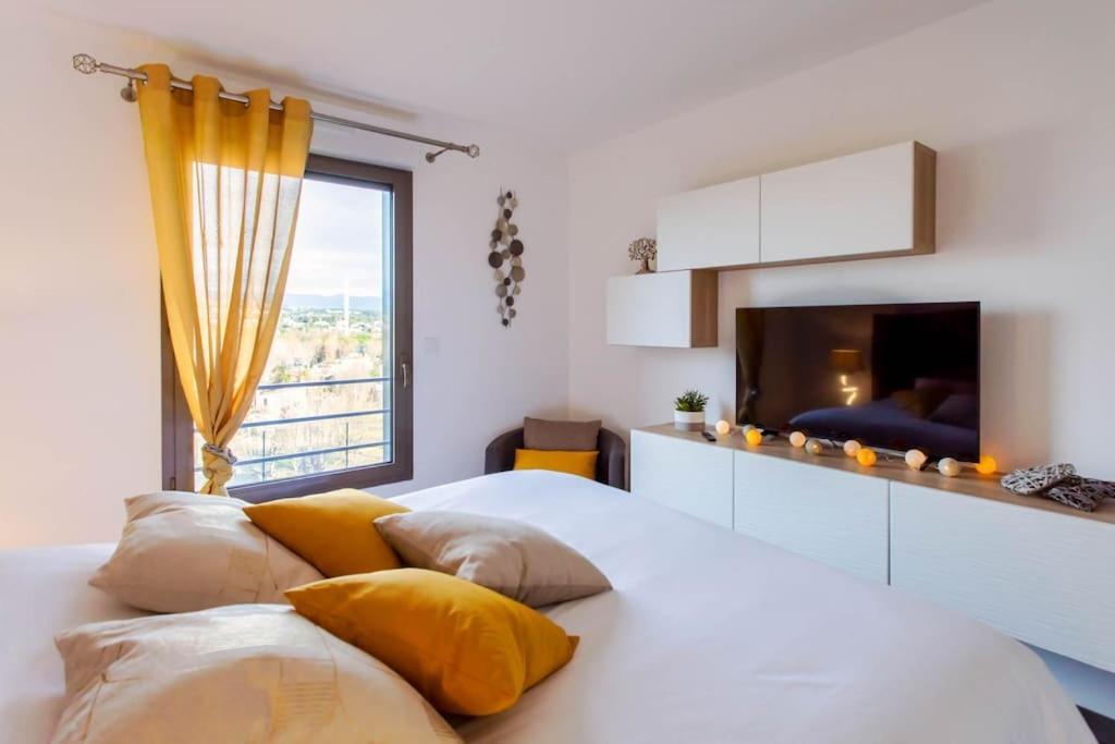 A7- 2 Bdr Sea & Mountain View - Ac, Parking, Pool & Terrace Apartment Antibes Exterior photo