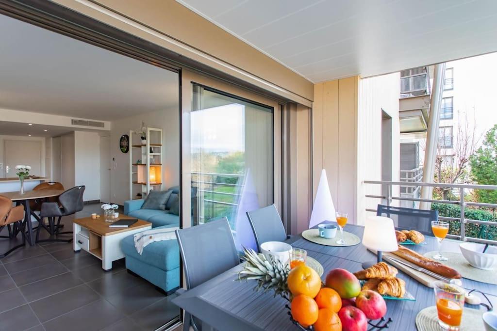 A7- 2 Bdr Sea & Mountain View - Ac, Parking, Pool & Terrace Apartment Antibes Exterior photo