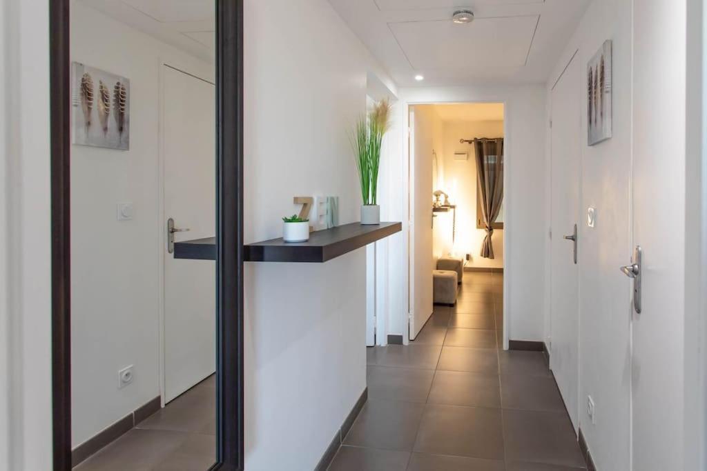 A7- 2 Bdr Sea & Mountain View - Ac, Parking, Pool & Terrace Apartment Antibes Exterior photo