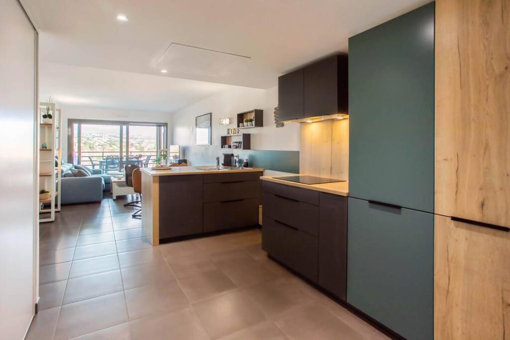 A7- 2 Bdr Sea & Mountain View - Ac, Parking, Pool & Terrace Apartment Antibes Exterior photo